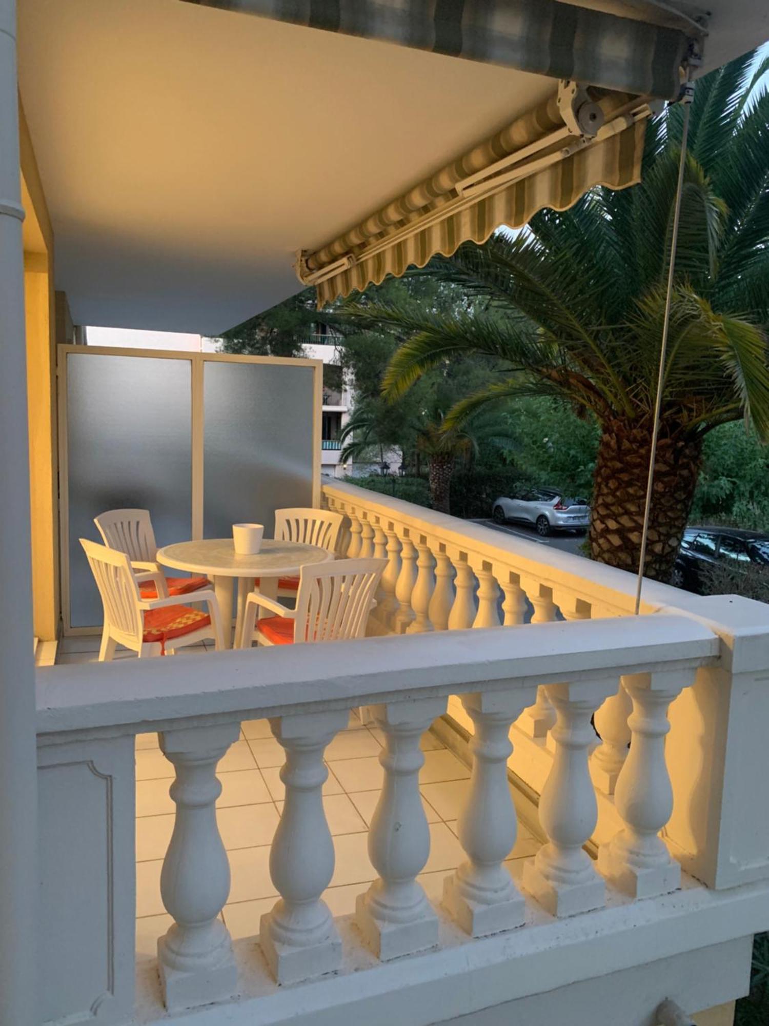 Le Tropical Apartment Frejus Bagian luar foto
