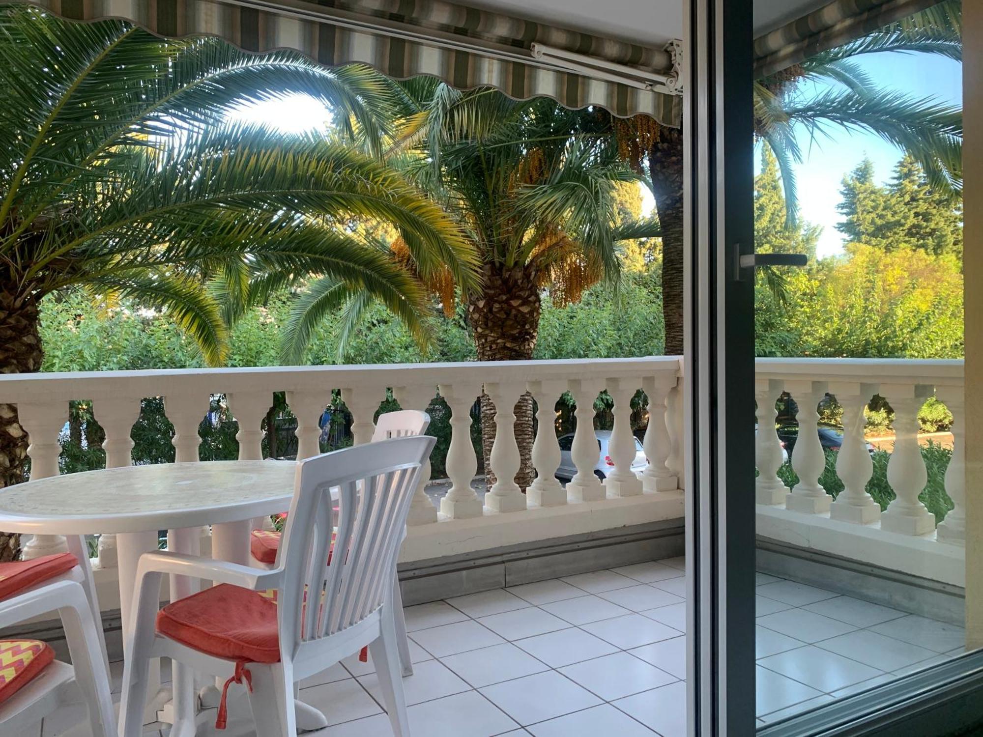 Le Tropical Apartment Frejus Bagian luar foto