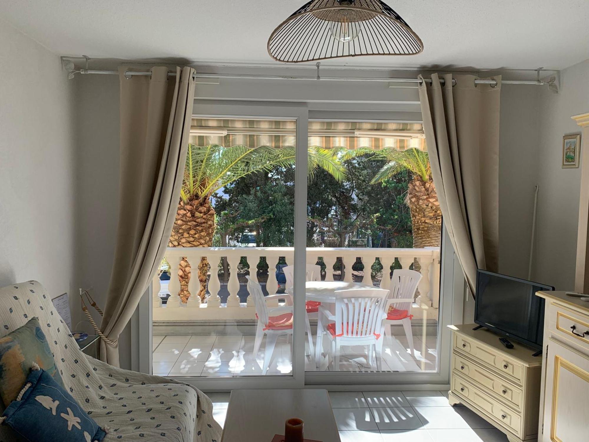 Le Tropical Apartment Frejus Bagian luar foto