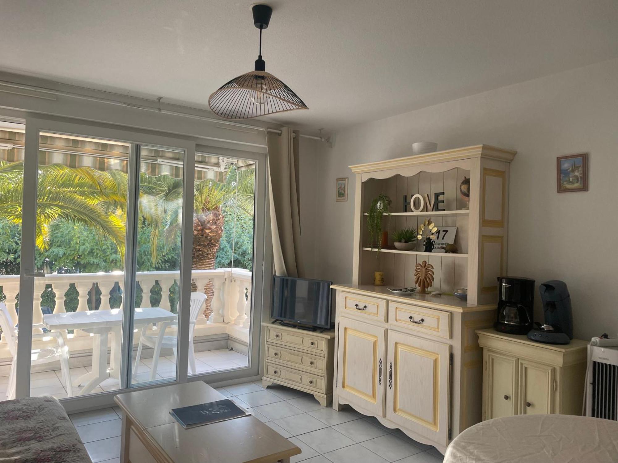 Le Tropical Apartment Frejus Bagian luar foto